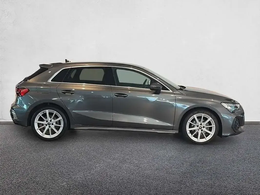 Usado Audi A3 Sportback S-Line 150 CV (110 kW) 2025 Gris Utilitario