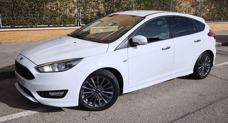 Usado Ford Focus ST-Line 125 CV (91 kW) 2017 Blanco Utilitario
