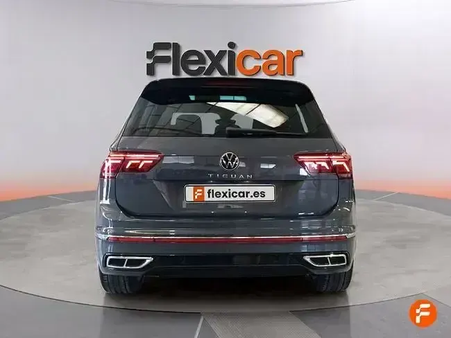 Usado VW Tiguan R-line 150 CV (110 kW) 2024 Gris SUV