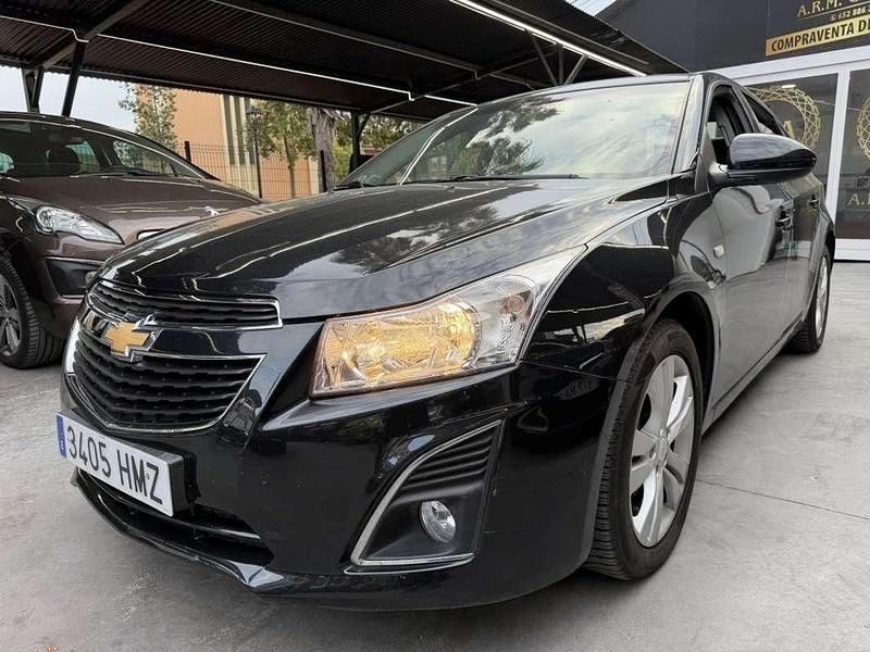 Usado Chevrolet Cruze LS 163 CV (119 kW) 2012 Negro Utilitario