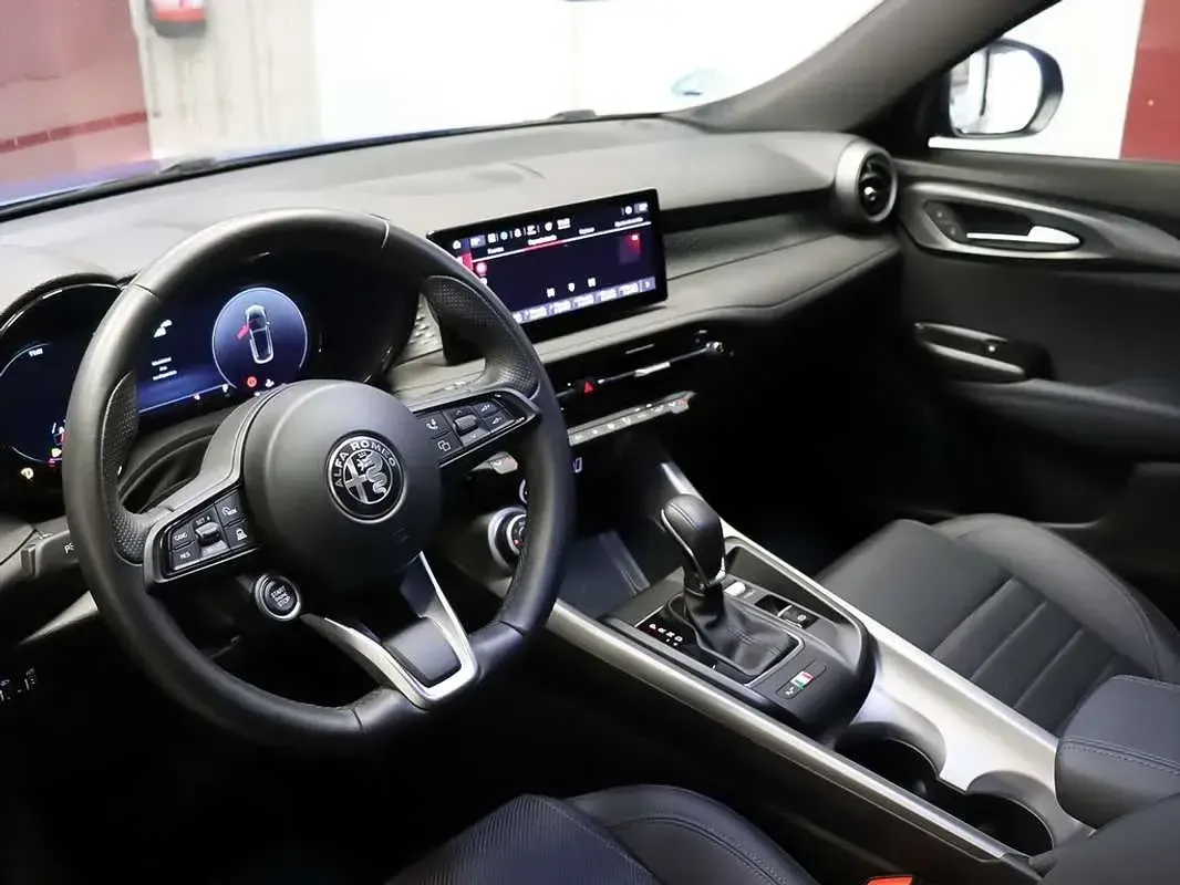 Usado Alfa Romeo Tonale Sprint 2023 Azul SUV