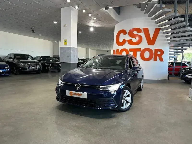 Usado VW Golf VIII Life 115 CV (84 kW) 2021 Azul Familiar