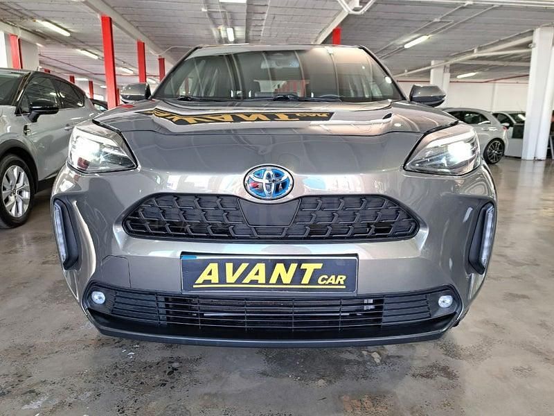 Usado Toyota Yaris Cross Active 116 CV (85 kW) 2024 Gris / plata SUV