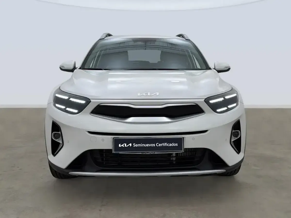 Usado Kia Stonic Style 100 CV (73 kW) 2025 Blanco SUV