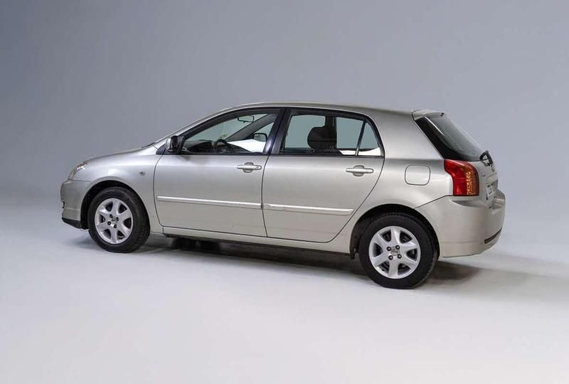 Usado Toyota Corolla Terra 90 CV (66 kW) 2007 Plateado Utilitario