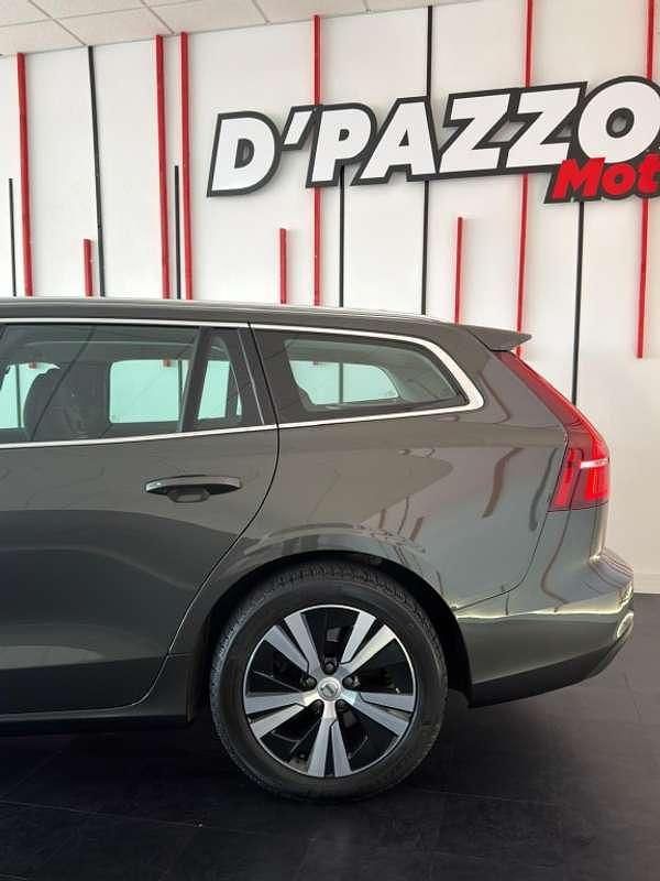 Usado Volvo V60 Business Edition 150 CV (110 kW) 2021 Verde Familiar