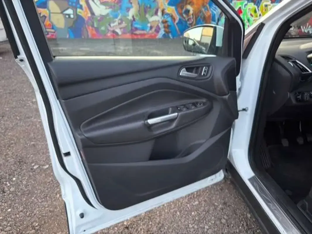 Usado Ford Kuga Titanium 150 CV (110 kW) 2016 Blanco SUV