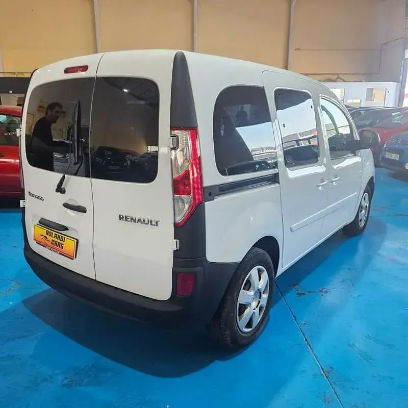 Usado Renault Kangoo 90 CV (66 kW) 2015 Blanco Monovolumen