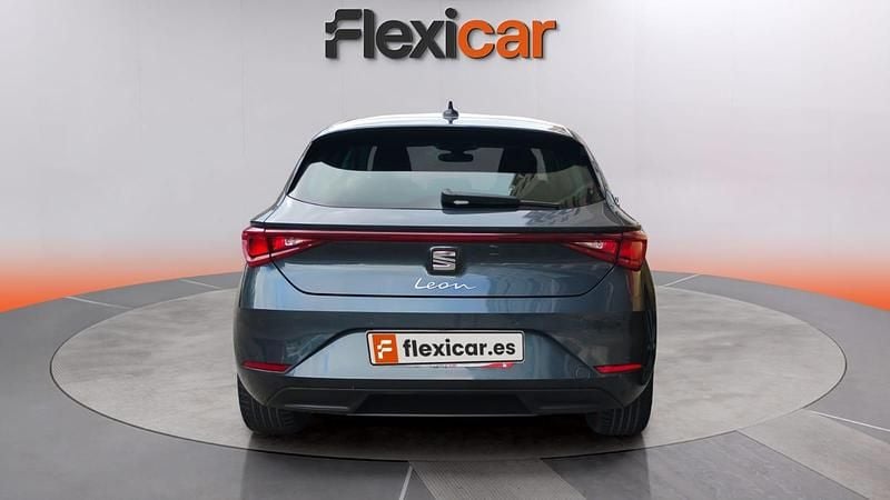 Usado Seat Leon 150 CV (110 kW) 2020 Gris Familiar