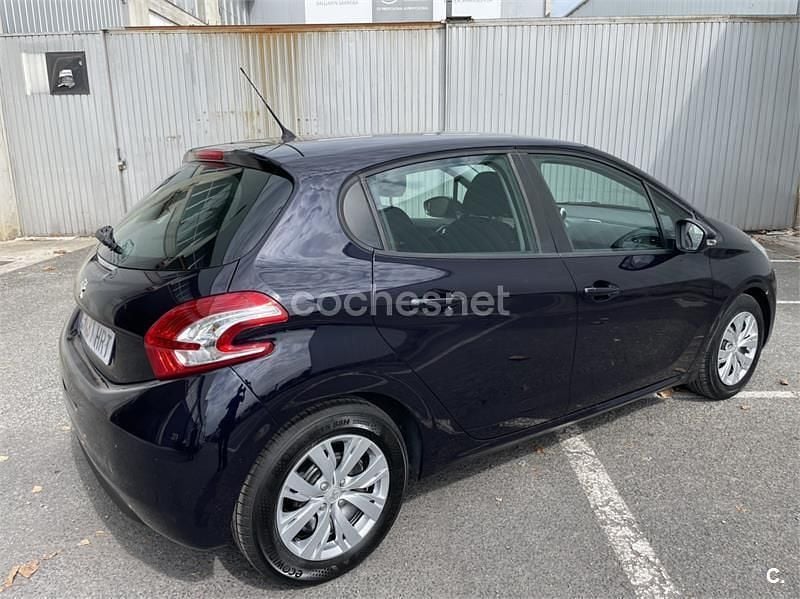 Usado Peugeot 208 Active 68 CV (50 kW) 2013 Azul Utilitario