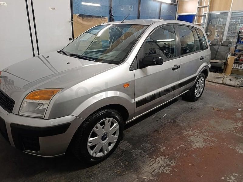 Usado Ford Fusion Futura 68 CV (50 kW) 2009 Gris / plata Utilitario
