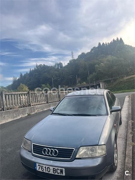 Usado Audi A6 150 CV (110 kW) 2000 Gris / plata Berlina