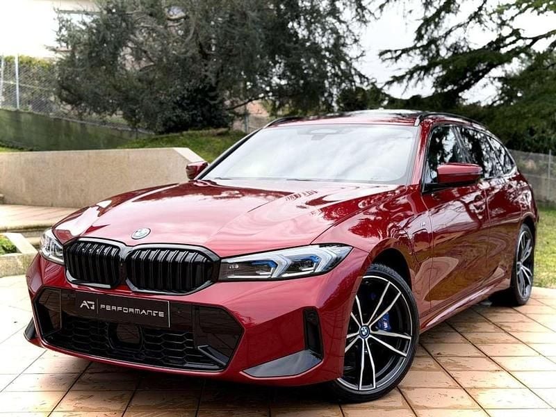 Usado BMW 330e M Sport 292 CV (214 kW) 2024 Rojo Familiar