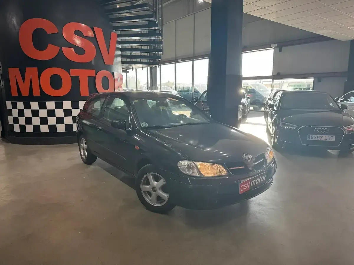 Usado Nissan Almera Comfort 90 CV (66 kW) 2002 Negro Utilitario