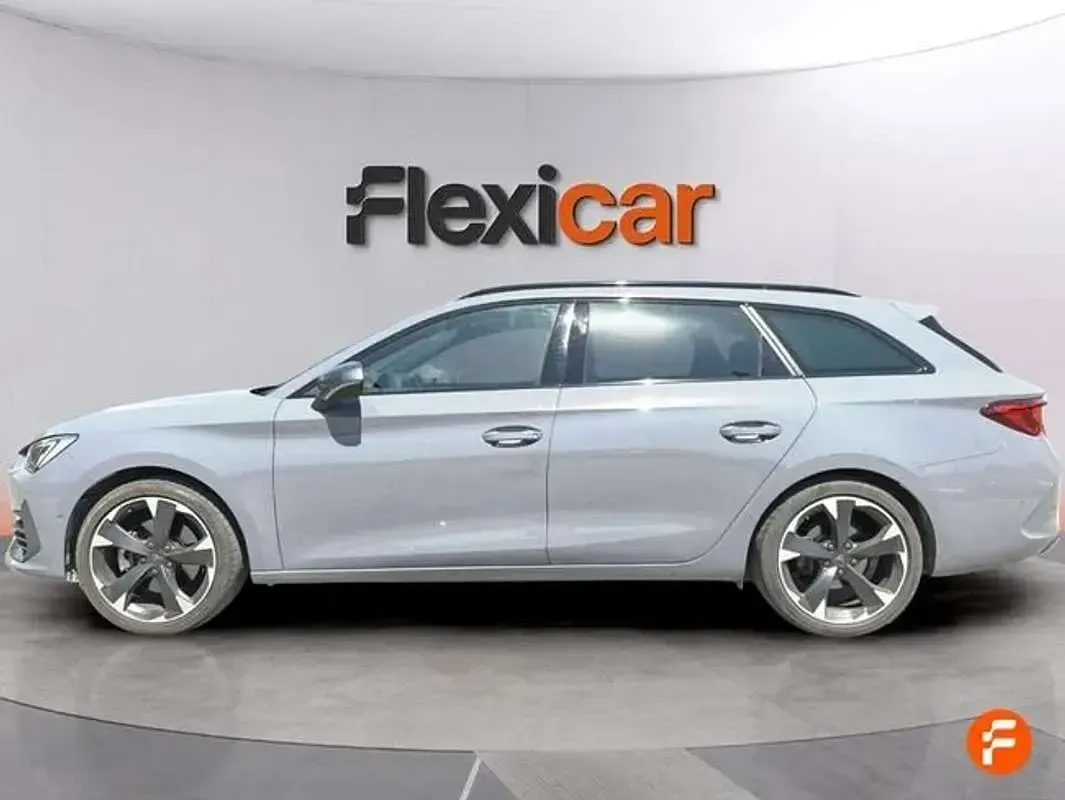 Usado Cupra Leon 190 CV (139 kW) 2023 Gris Utilitario