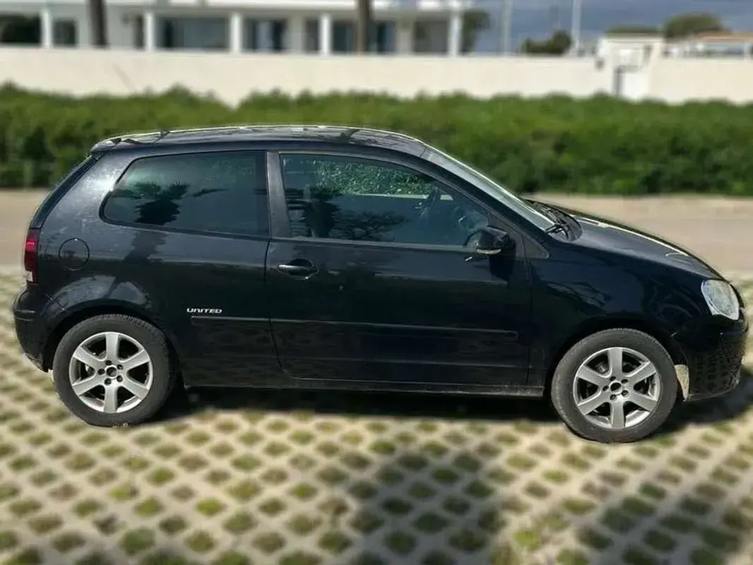 Usado VW Polo Advance 70 CV (51 kW) 2008 Negro Utilitario