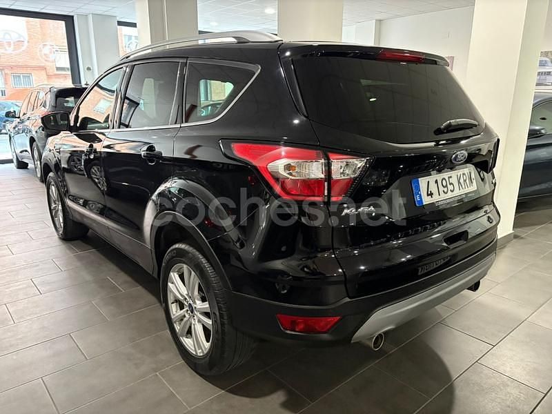 Usado Ford Kuga Trend 120 CV (88 kW) 2018 Negro SUV