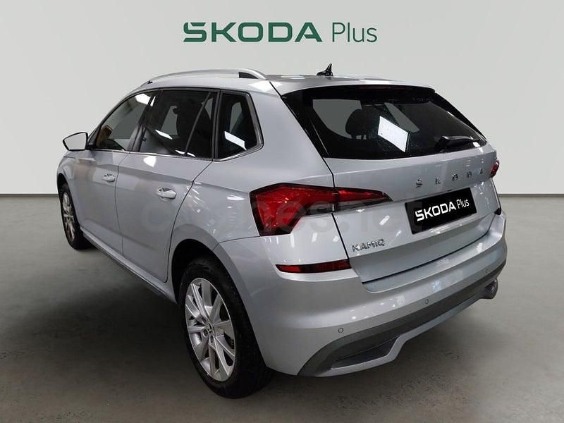 Usado Skoda Kamiq Style 150 CV (110 kW) 2022 Gris / plata SUV