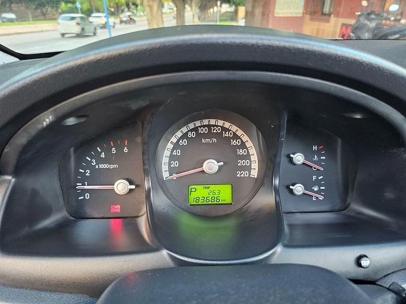 Usado Kia Sportage EX 112 CV (82 kW) 2005 Marrón SUV