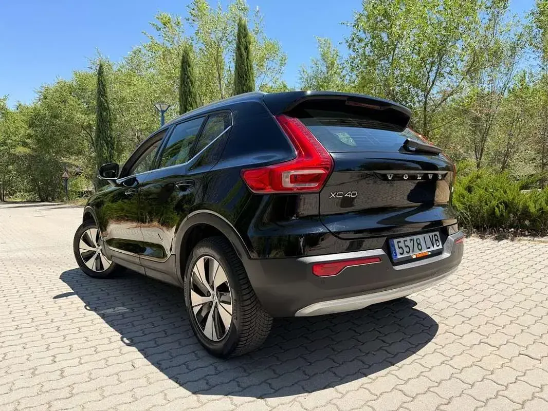 Usado Volvo XC40 Inscription 211 CV (155 kW) 2021 Negro SUV