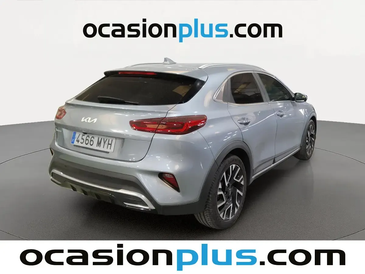 Usado Kia XCeed 101 CV (74 kW) 2025 Gris SUV