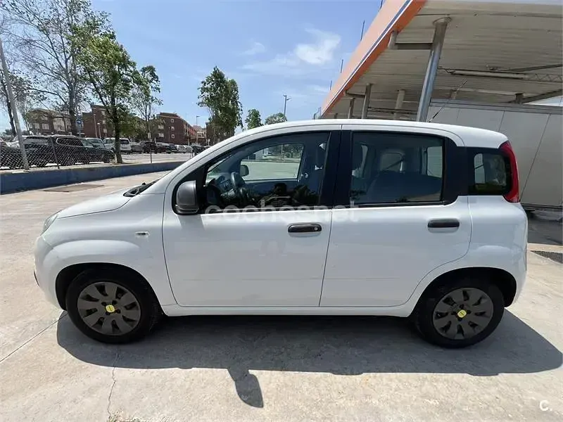 Usado Fiat Panda Young 69 CV (50 kW) 2015 Blanco Utilitario
