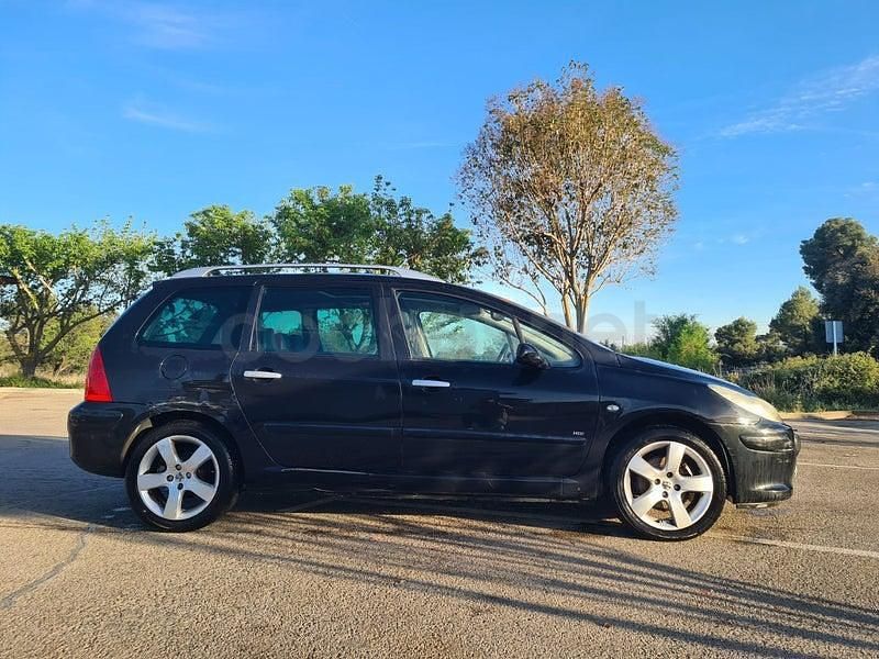 Usado Peugeot 307 136 CV (100 kW) 2007 Negro Familiar
