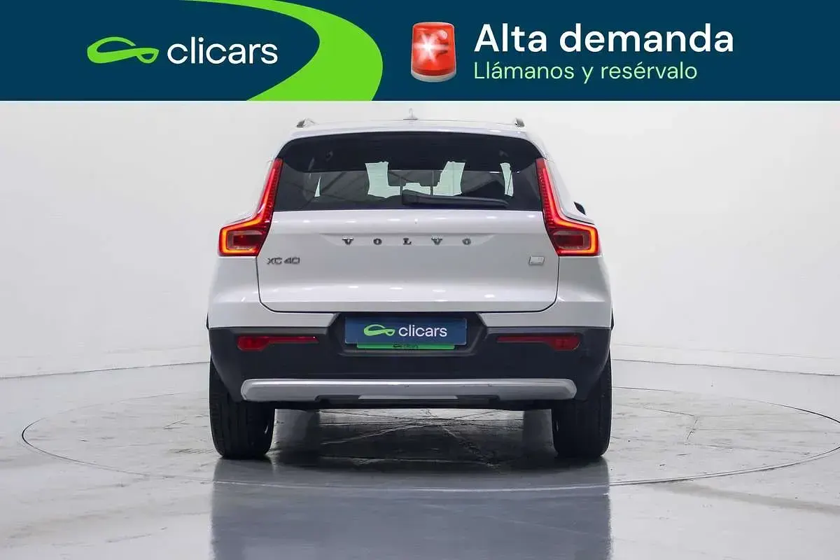 Usado Volvo XC40 Plus 179 CV (131 kW) 2023 Blanco SUV