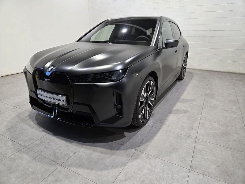 Usado BMW iX 400 kW (544 CV) 2025 Gris SUV