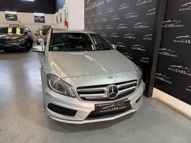 Usado Mercedes A200 AMG line 136 CV (100 kW) 2015 Gris / plata Berlina