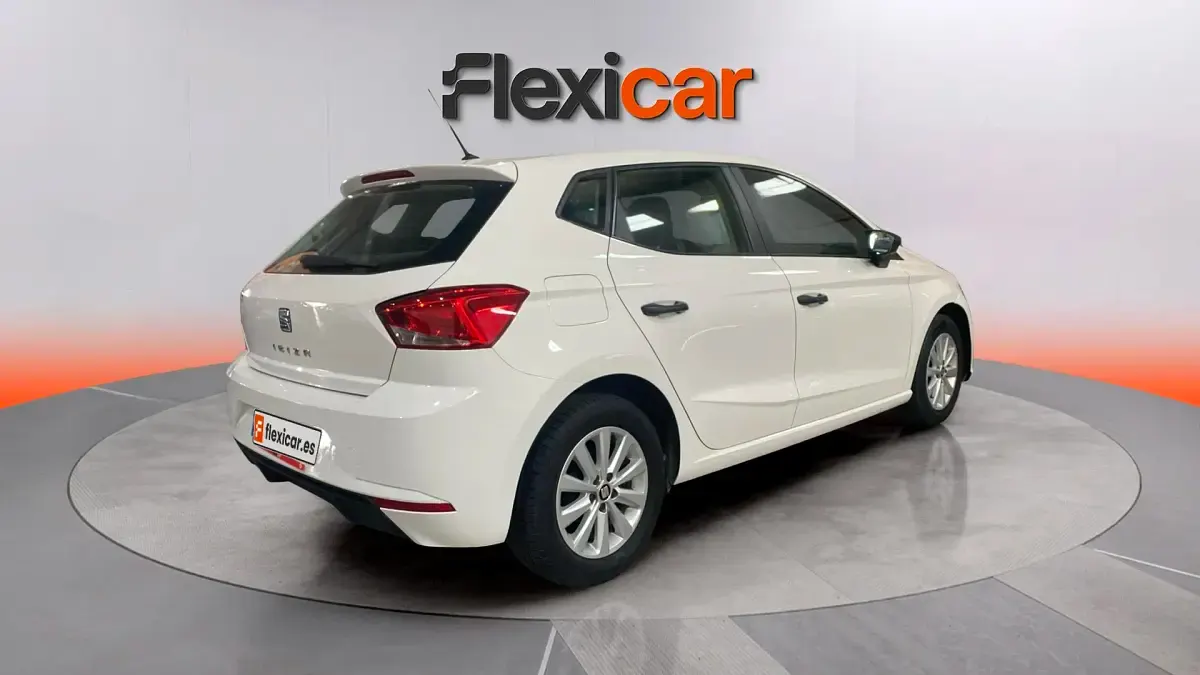 Usado Seat Ibiza Reference 95 CV (69 kW) 2018 Blanco Utilitario