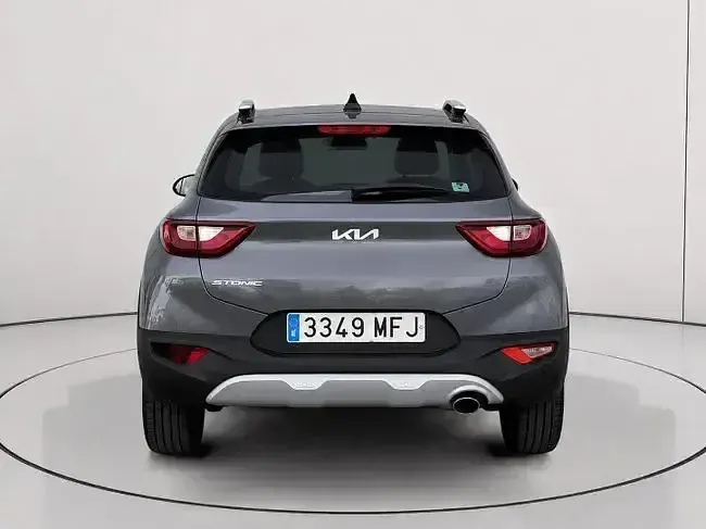 Usado Kia Stonic 120 CV (88 kW) 2023 Verde SUV