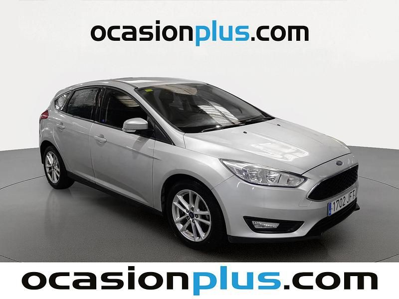 Usado Ford Focus Trend+ 125 CV (91 kW) 2015 Gris Utilitario