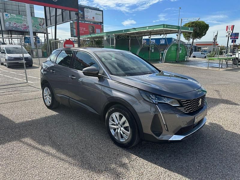 Usado Peugeot 3008 Active 130 CV (95 kW) 2021 Gris / plata SUV