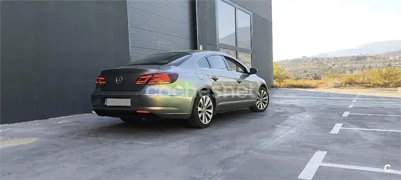 Usado VW CC 160 CV (117 kW) 2012 Gris / plata Berlina