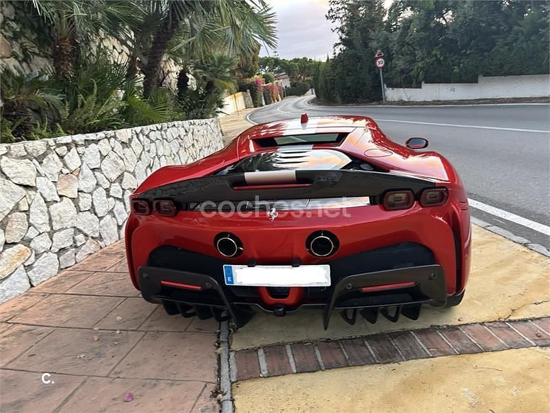 Usado Ferrari SF90 2023 Rojo Coupe