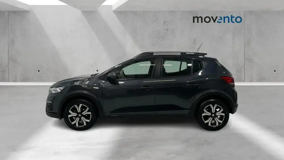 Usado Dacia Sandero Comfort 101 CV (74 kW) 2022 Negro Berlina