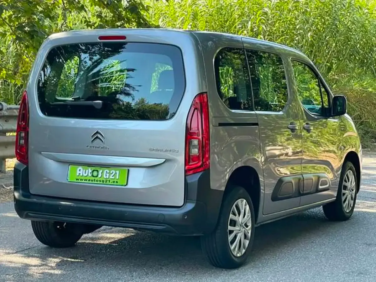 Usado Citroën Berlingo Business Class 102 CV (75 kW) 2022 Gris / plata Monovolumen
