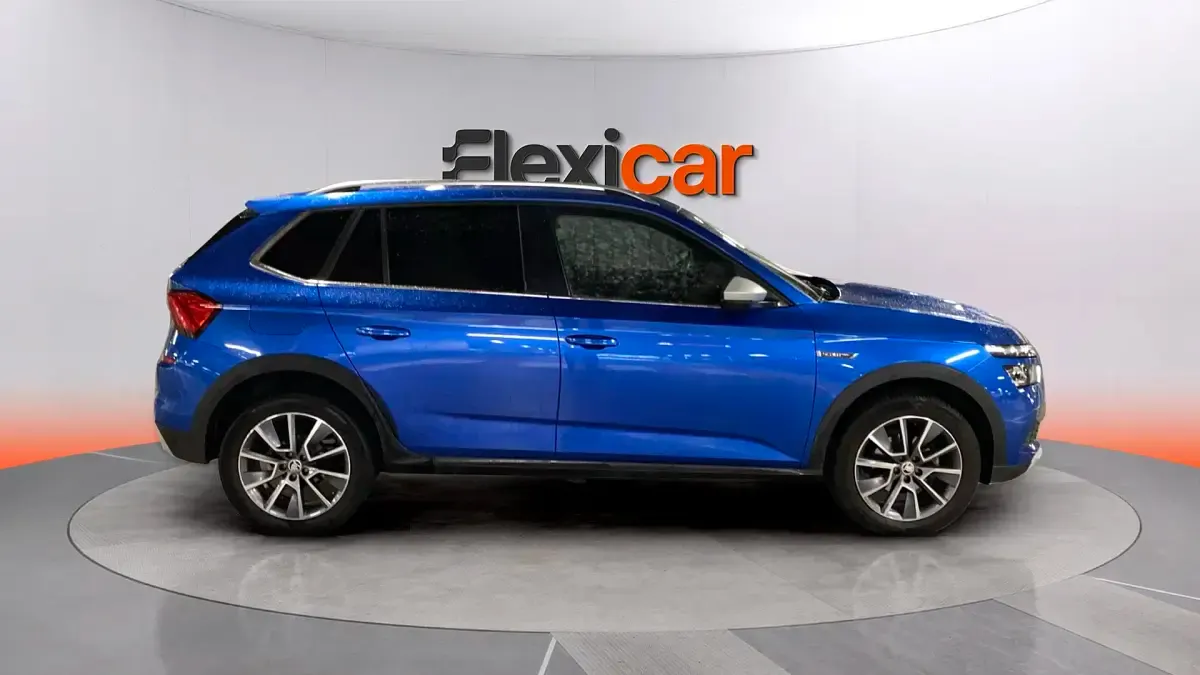 Usado Skoda Kamiq 150 CV (110 kW) 2022 Azul SUV