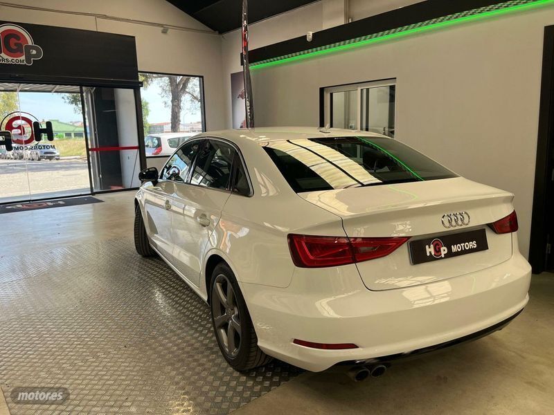 Usado Audi A3 Ambition 140 CV (102 kW) 2014 Blanco Berlina