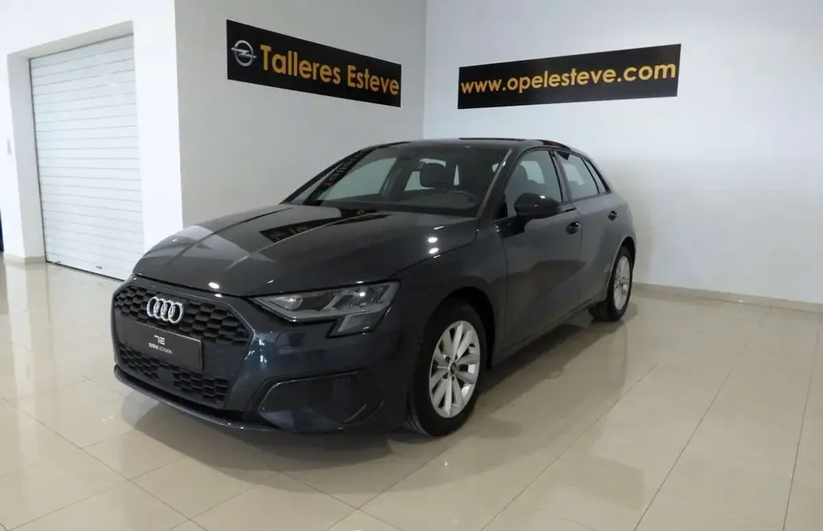 Usado Audi A3 Sportback S-Line 110 CV (80 kW) 2022 Gris Utilitario