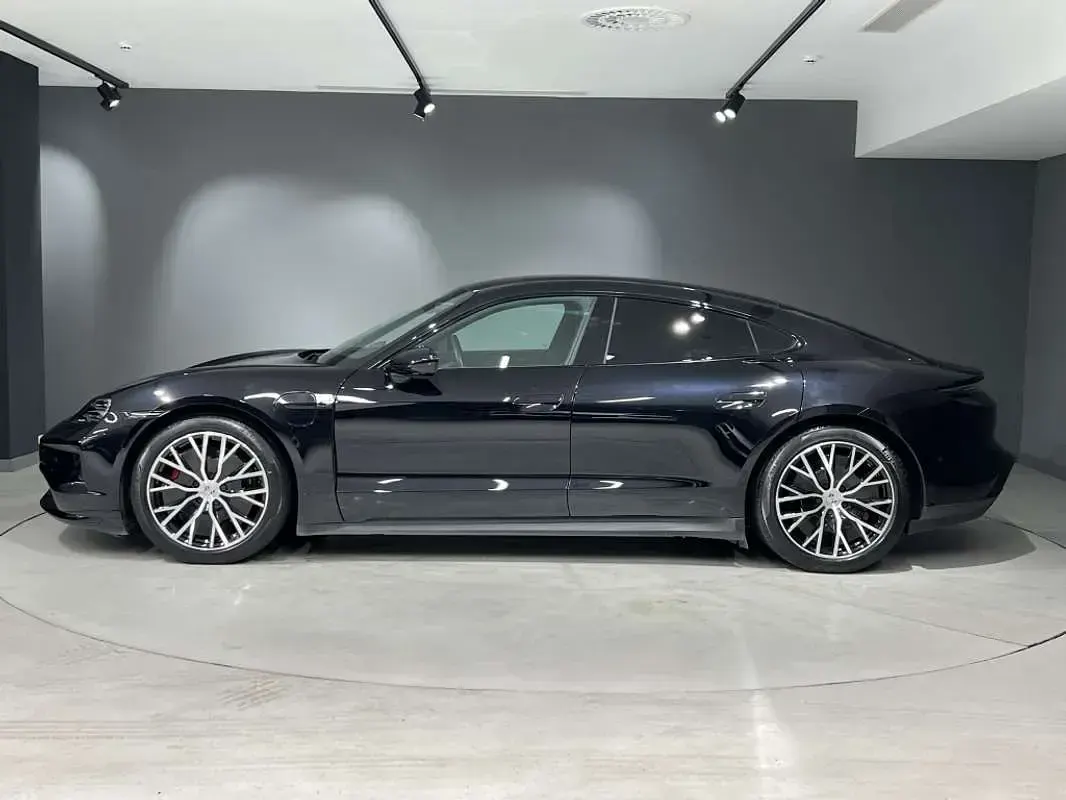Usado Porsche Taycan 4S 400 kW (544 CV) 2024 Negro Berlina
