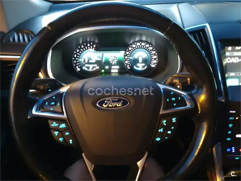 Usado Ford Edge Titanium 240 CV (176 kW) 2019 Gris / plata SUV