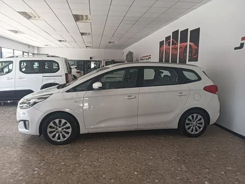 Usado Kia Carens 115 CV (84 kW) 2013 Blanco Monovolumen