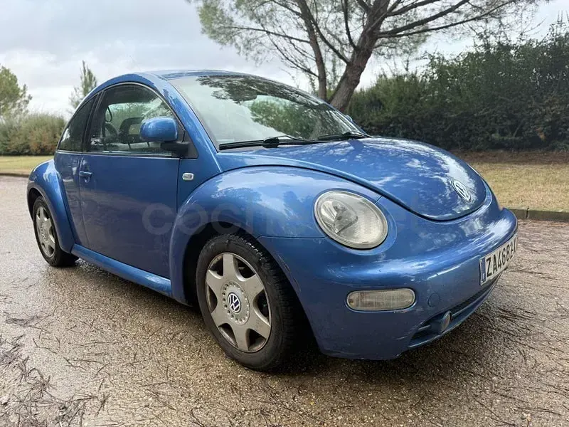 Usado VW New Beetle 90 CV (66 kW) 1999 Azul Utilitario