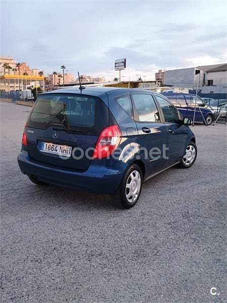 Usado Mercedes A150 95 CV (69 kW) 2009 Azul Monovolumen