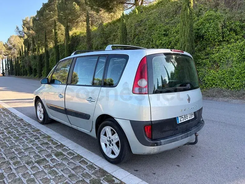Usado Renault Espace Expression 150 CV (110 kW) 2004 Gris / plata Monovolumen