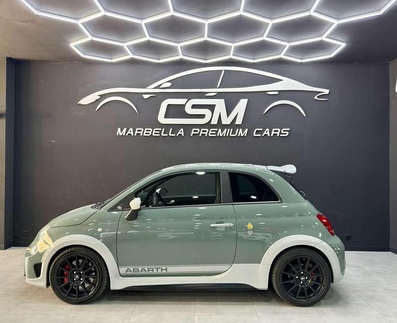Usado Abarth 695 70th Anniversary 180 CV (132 kW) 2021 Verde Utilitario