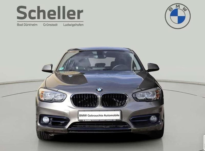 Usado BMW 118 Sport Line 136 CV (100 kW) 2016 Gris Utilitario