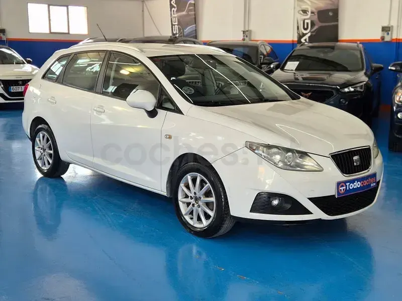 Usado Seat Ibiza Reference 90 CV (66 kW) 2011 Blanco Berlina